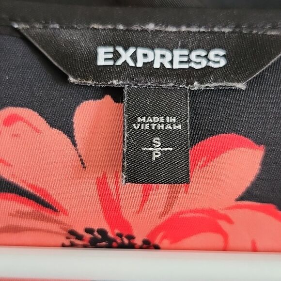 Express Pretty Poppies Bold Floral Boho Blouse, black red & green, S - Picture 4 of 8